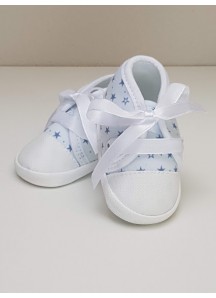 Trampki w błękitne gwiazdki