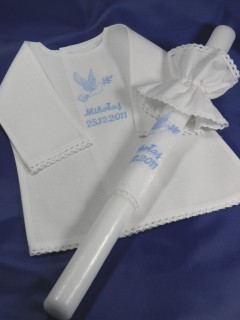 Komplet do chrztu z imieniem (kk2) : szatka - koszulka, świeca i profitka Komplet do chrztu z imieniem (kk2) : szatka - koszulka, świeca i profitka