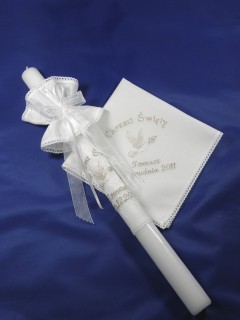 Komplet do chrztu z imieniem (K4) : szatka, świeca i profitka Komplet do chrztu z imieniem (K4) : szatka, świeca i profitka